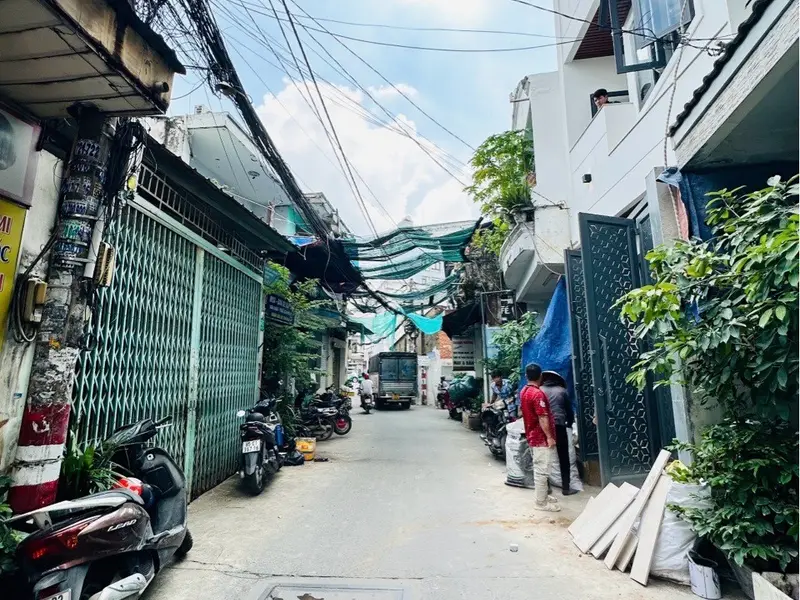 TÂN BÌNH – HƠN 7 TỶ-DT 4.5 x 17.2M – NỞ HẬU – HẺM Ô TÔ THÔNG – GẦN CHỢ PHẠM VĂN BẠCH, GA T3... Bán nhà riêng tại Tân Sơn, Hồ Chí Minh 01