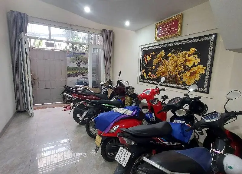 Cơ hội hiếm có sở hữu nhà cho thuê thu nhập ổn định tại Quận 3... Bán nhà riêng tại Xuân Hòa, Hồ Chí Minh 01