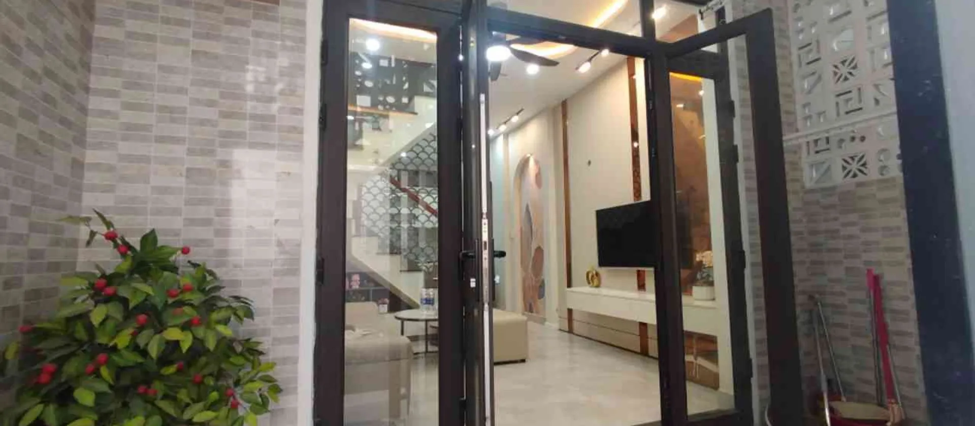 Cơ hội vàng sở hữu nhà 2 tầng kiệt thông Nguyễn Văn Linh giá sốc giảm ngay 150 triệu... Bán nhà riêng tại Hải Châu, Đà Nẵng 01