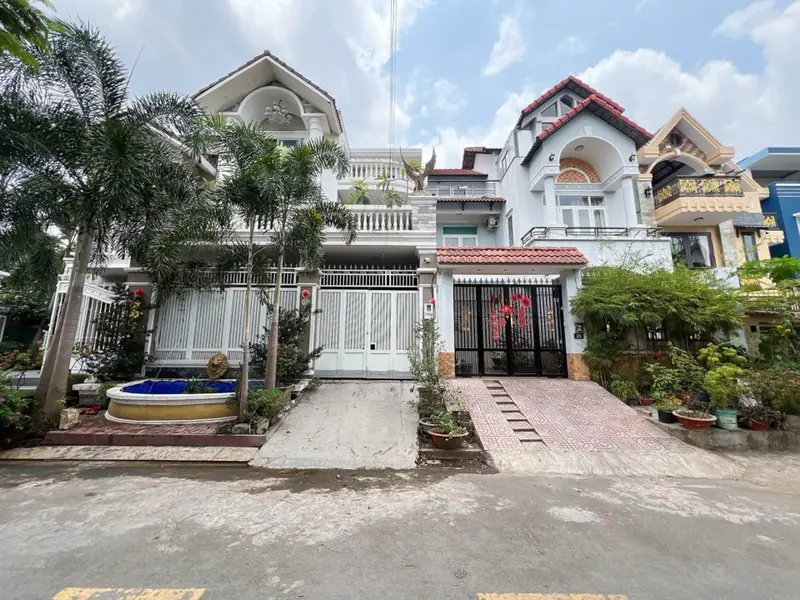 Bán Biệt Thự VIP KDC Gia Hoà Có Hồ Bơi-144m2 nhỉnh 13 Tỷ... Bán nhà mặt phố tại Bình Hưng, Hồ Chí Minh 01