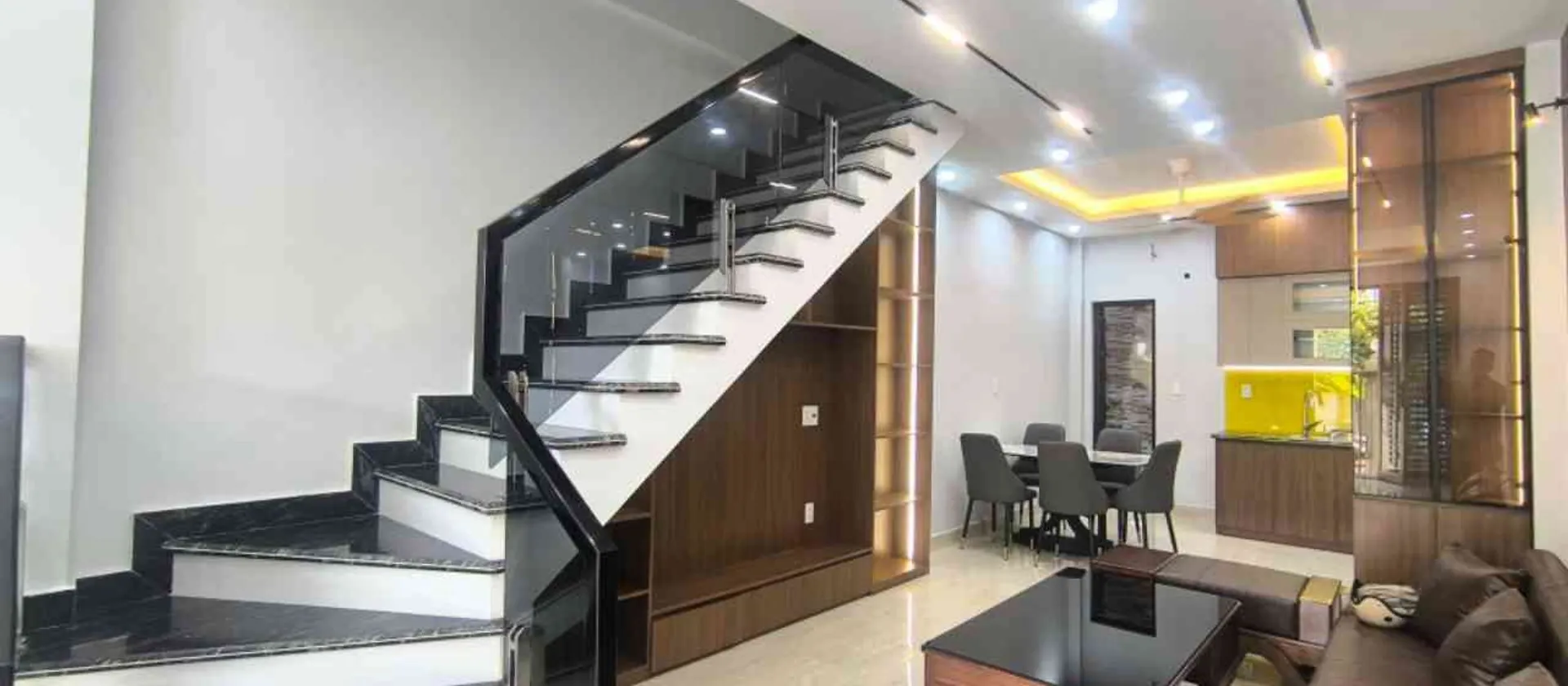 Nhà riêng ba tầng kiến trúc tinh tế tại Phường Hồng Bàng, Hải Phòng... Bán nhà riêng tại Hồng Bàng, Hải Phòng 01