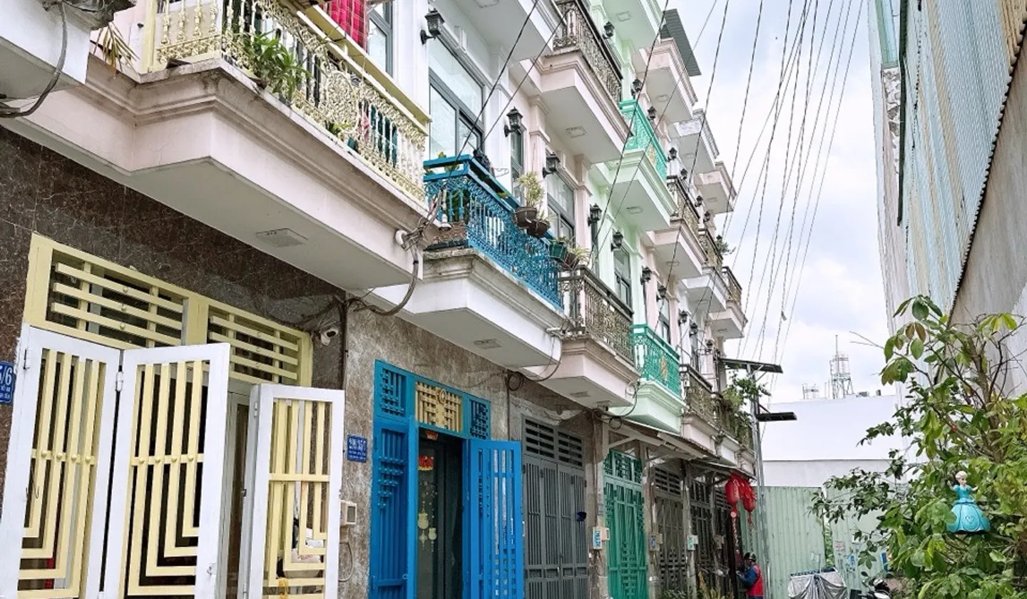 Cơ hội hiếm có sở hữu nhà 4 tầng giá cực tốt tại khu vực sầm uất... Bán nhà riêng tại Bình Hưng Hòa, Hồ Chí Minh 01