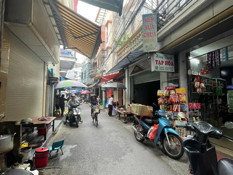 Nhà mặt phố kinh doanh sầm uất tại trung tâm thị trấn với diện tích rộng 65m²... Bán nhà mặt phố tại Lê Chân, Hải Phòng 01