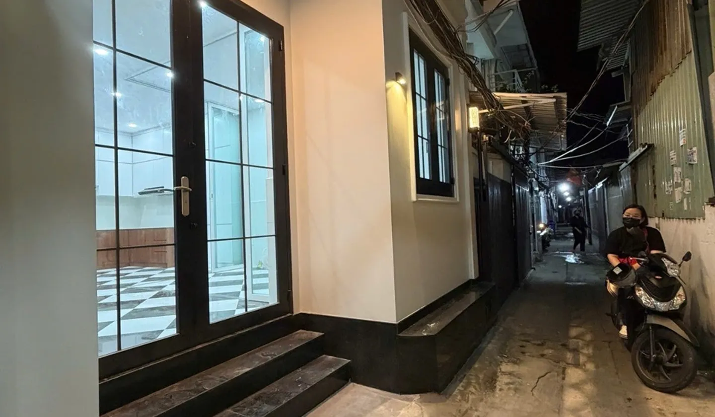 Nhà 2 tầng 2PN diện tích 45m2 tại Quận 7 giá 6.05 tỷ... Bán nhà riêng tại Phú Thuận, Hồ Chí Minh 01