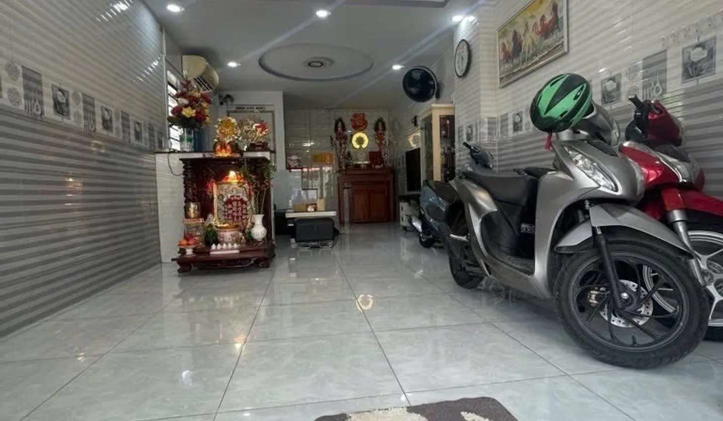 LÔ GÓC, MẶT TIỀN NỘI BỘ ĐƯỜNG 762 HỒNG BÀNG Q11, NGAY UỶ BAN NHÂN DÂN .XE HƠI ĐẬU CỬA NGÀY... Bán nhà mặt phố tại Minh Phụng, Hồ Chí Minh 01