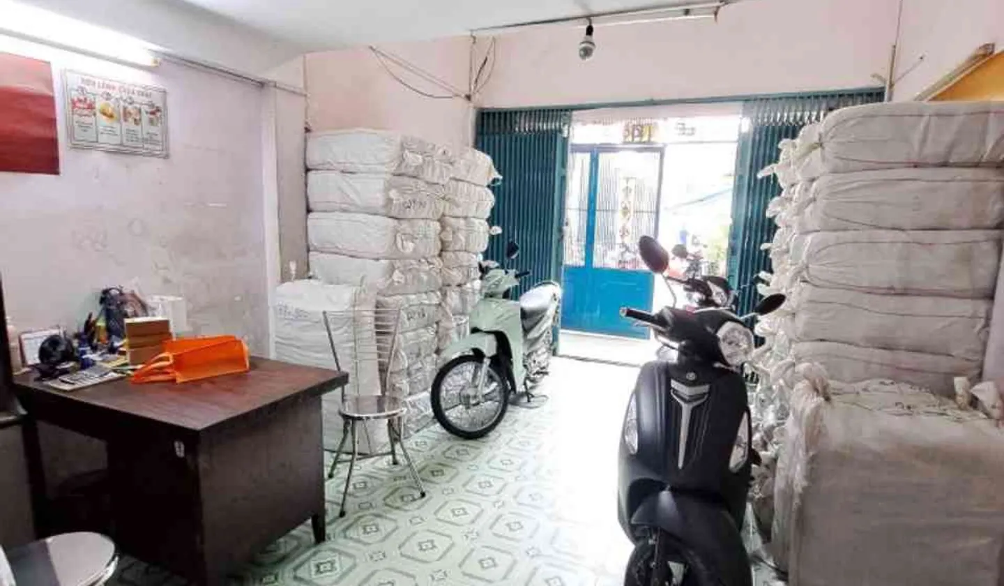 Nhà riêng ba tầng đáng giá tại trung tâm Quận 6, diện tích 52m2... Bán nhà riêng tại Bình Tây, Hồ Chí Minh 01