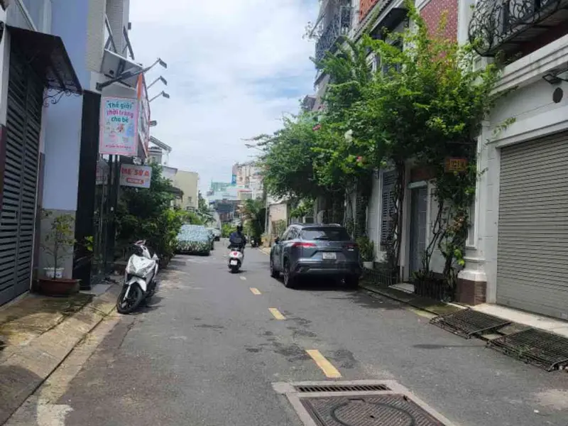 Bán nhà mặt phố Đinh Tiên Hoàng, 2 tầng, mặt tiền 5.4m, diện tích 30.1 m², pháp lý sở hữu cơ sở... Bán nhà mặt phố tại Gia Định, Hồ Chí Minh 01