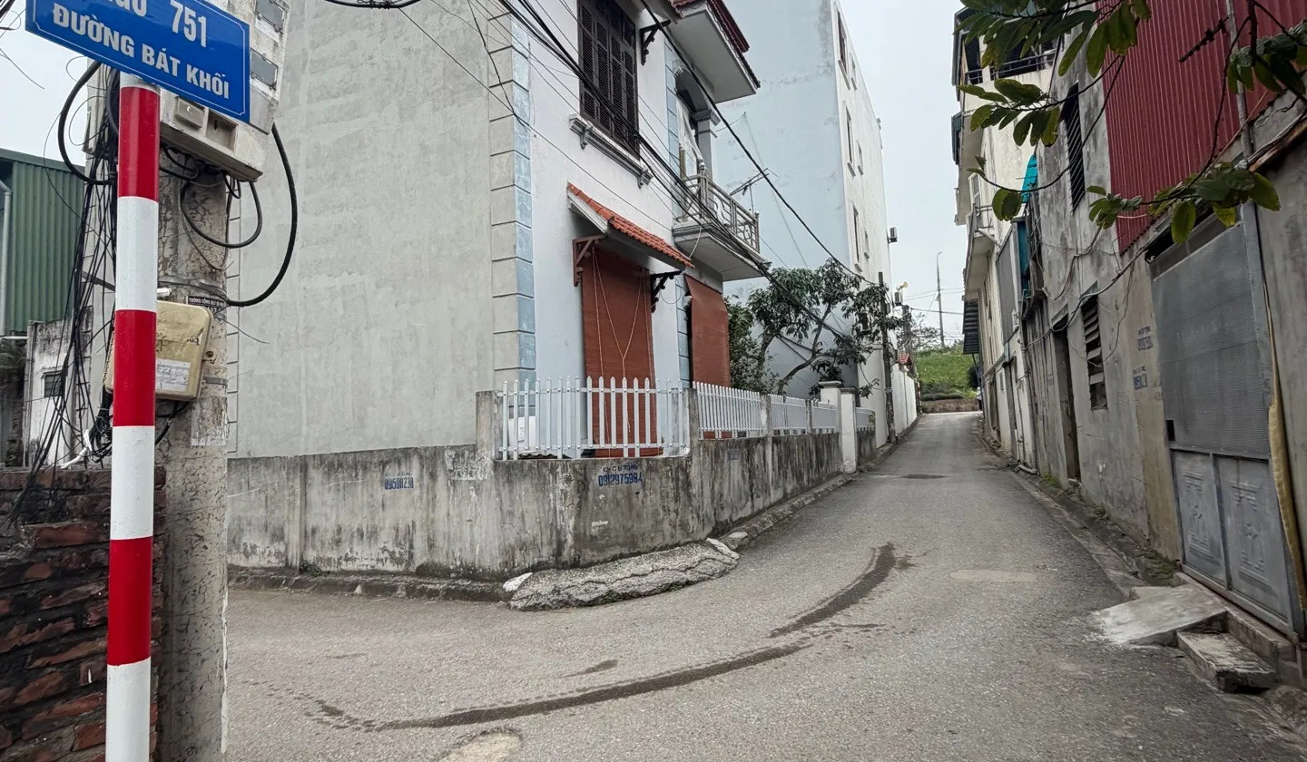 NGÀY 28/7 - CHỦ HẠ GẤP 1 TỶ - BÁN NHANH -NHÀ 1 TUẦN NỮA HOÀN THIỆN - ACE DỒN KHACDH NHÉ

KHUÔN TIỀ... Bán đất tại Long Biên, Hà Nội 01