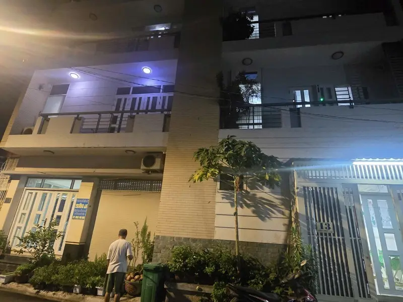 Cơ hội hiếm có: Nhà góc 2 mặt tiền Đỗ Hành, giá tốt giảm sâu... Bán nhà mặt phố tại Trung Mỹ Tây, Hồ Chí Minh 01