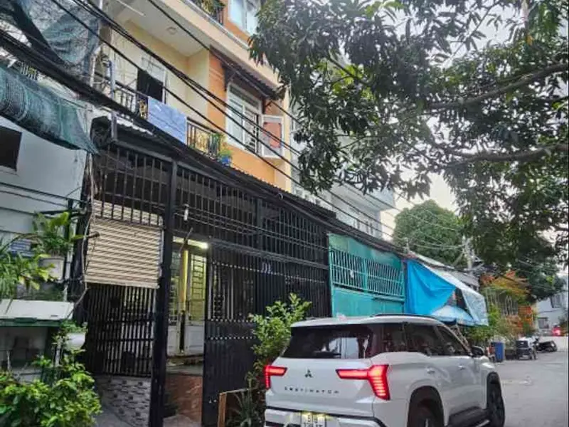 Nhà 3 tầng kiên cố, gần Phú Mỹ Hưng, giá siêu tốt... Bán nhà riêng tại Phú Thuận, Hồ Chí Minh 01
