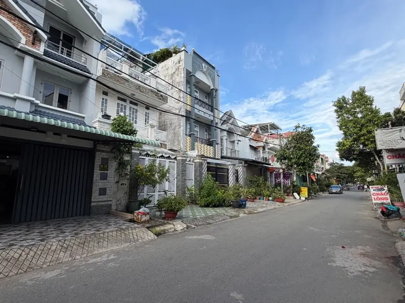 Bán nhà mặt phố 4 tầng tại phường Bình Tân, diện tích 90m2, mặt tiền 6m... Bán nhà mặt phố tại Bình Tân, Hồ Chí Minh 01