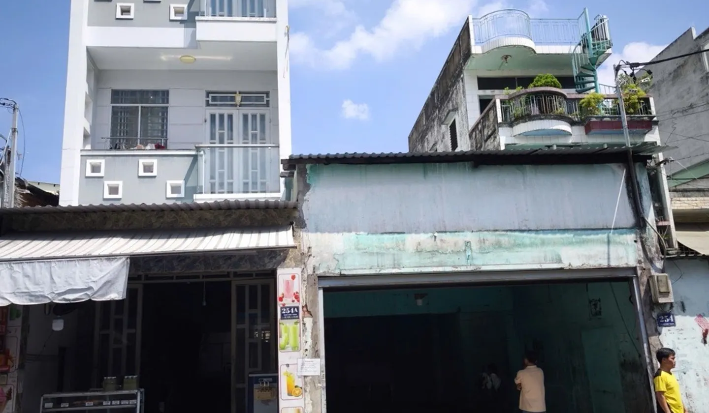 MẶT TIỀN TRỊNH ĐÌNH TRỌNG - GIÁP QUẬN 11 - NGANG LỚN 5.2M - GẦN TRƯỜNG HỌC - CHỦ Ở LÂU ĐỜI - NHỈNH... Bán nhà mặt phố tại Tân Phú, Hồ Chí Minh 01