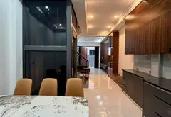 🏘️Siêu Phẩm Trung Tâm Long Biên, 1 Nhà Ra Phố, 61m x 5 tầng, thang máy, Ngõ Rộng rá sốc 10 tỉ xíu... Bán nhà riêng tại Long Biên, Hà Nội 02