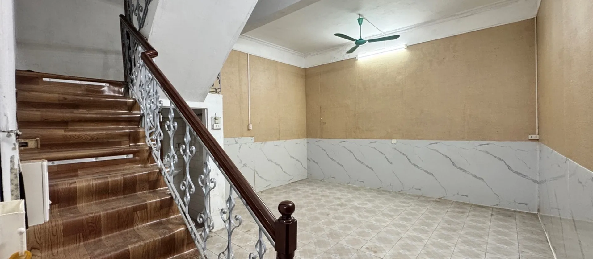 Nhà mặt tiền rộng phố Việt Hưng, Long Biên – giá tốt để đầu tư... Bán nhà riêng tại Việt Hưng, Hà Nội 01