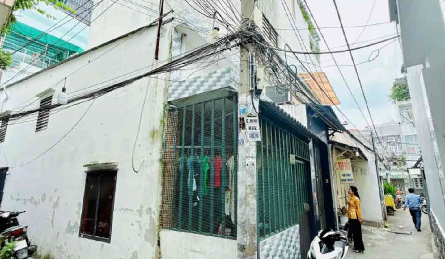 Nhà mới Quận 8 – Không gian rộng, sáng thoáng, sẵn tiện nghi... Bán nhà riêng tại Bình Đông, Hồ Chí Minh 01