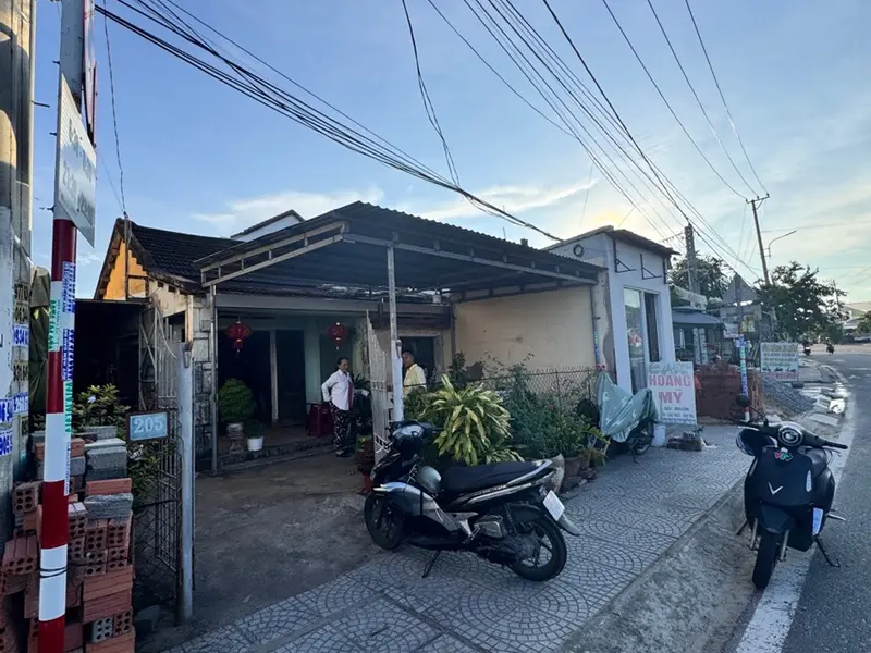 Cơ Hội Vàng: Nhà Mặt Phố Nguyễn Tất Thành - Đầu Tư Sinh Lời Ngay! 🏢✨... Bán nhà mặt phố tại Hội An Tây, Đà Nẵng 01