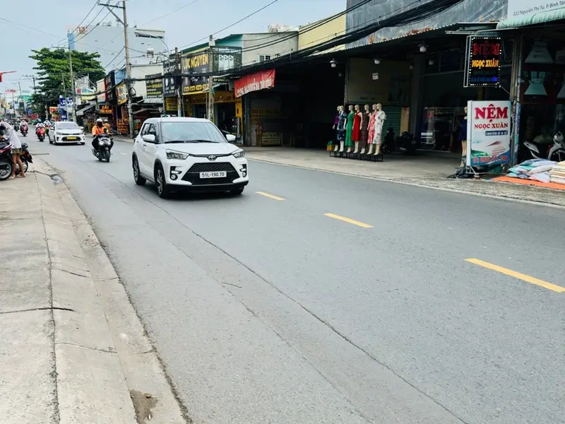 Nhà Rộng Rãi 2 Tầng Ngay Ngã Tư Sầm Uất!... Bán nhà riêng tại Tân Vĩnh Lộc, Hồ Chí Minh 01