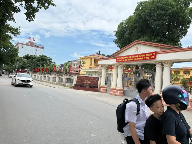 🥰🥰🥰VỊ TRÍ VÀNG ĐA TIỆN ÍCH KHÔNG GIAN TỐI ƯU KINH DOANH CỰC ĐỈNH THANG MÁY CHỜ VỚI NHÀ 4 TẦNG... Bán nhà mặt phố tại Mỹ Hào, Hưng Yên 01