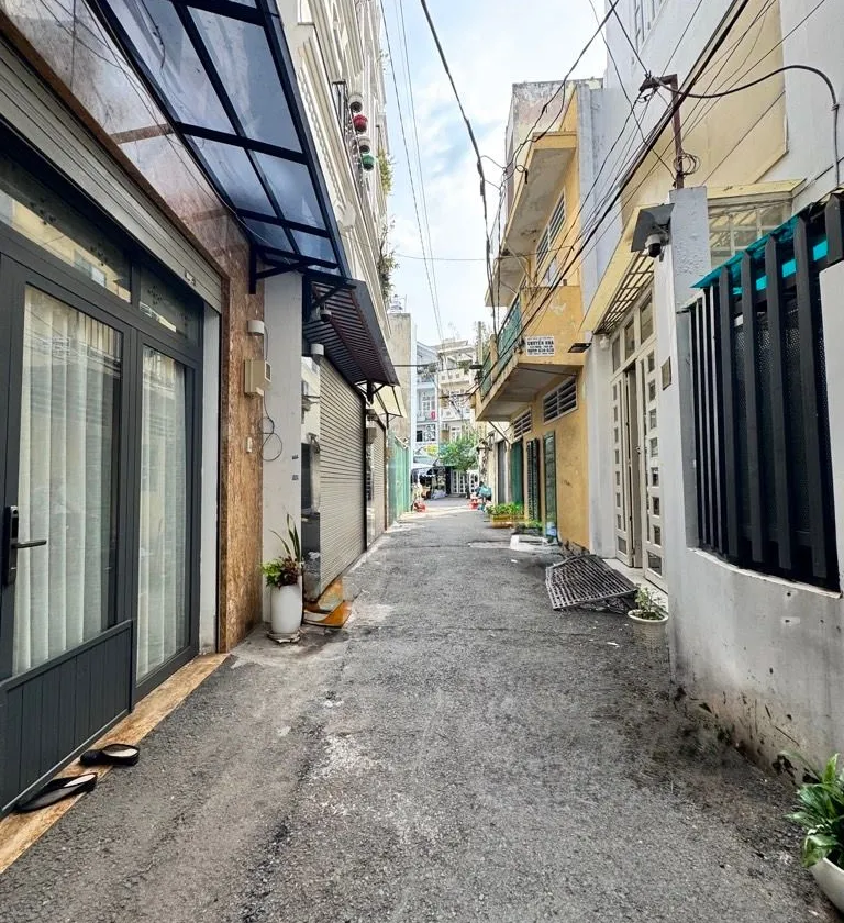 Bán nhà riêng 3 tầng diện tích 59.3m2 tại Hoàng Hoa Thám, hẻm xe hơi, giá 9.7 tỷ... Bán nhà riêng tại Bình Lợi Trung, Hồ Chí Minh 01