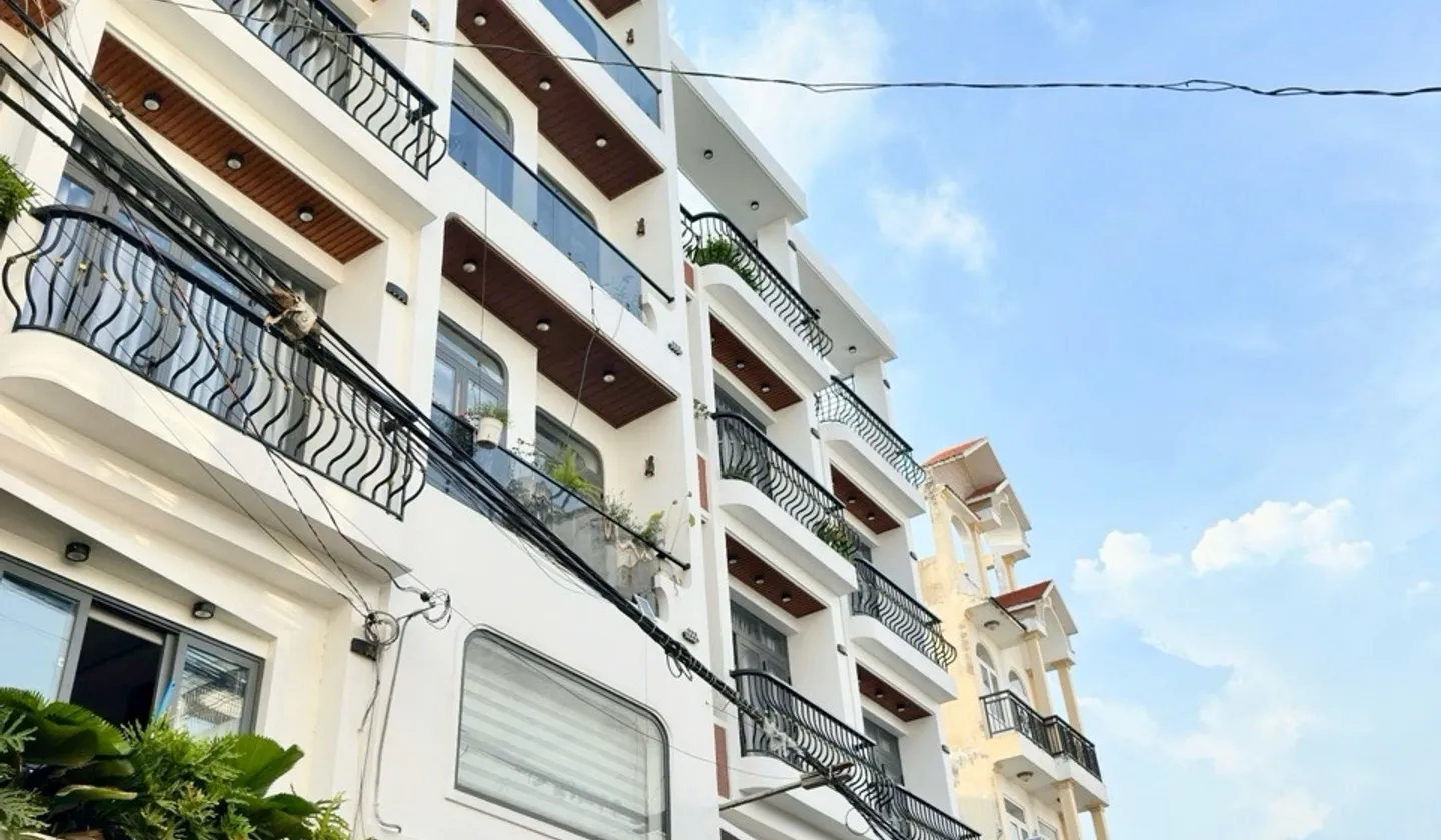 Nhà riêng 5 tầng tại phường Bình Trị Đông, tiện lợi di chuyển với đường rộng 8m... Bán nhà riêng tại Bình Trị Đông, Hồ Chí Minh 01