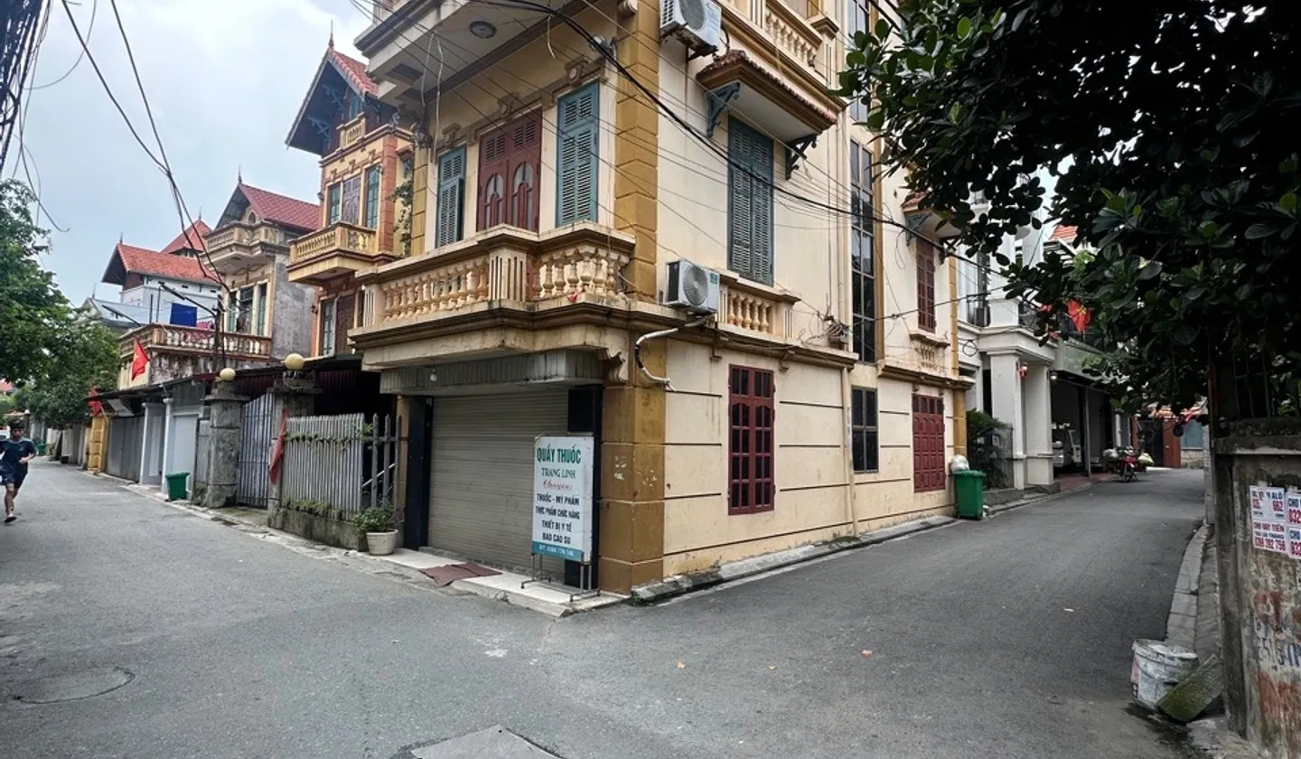 THÔNG Ô TÔ TRÁNH.

BÁN ĐẤT TẶNG NHÀ BIỆT THỰ ĐẸP LUNG LINH. KHÁC CHỈ VIỆC XÁCH VA LY VỀ Ở.

Căn nh... Bán nhà riêng tại Thiên Lộc, Hà Nội 01