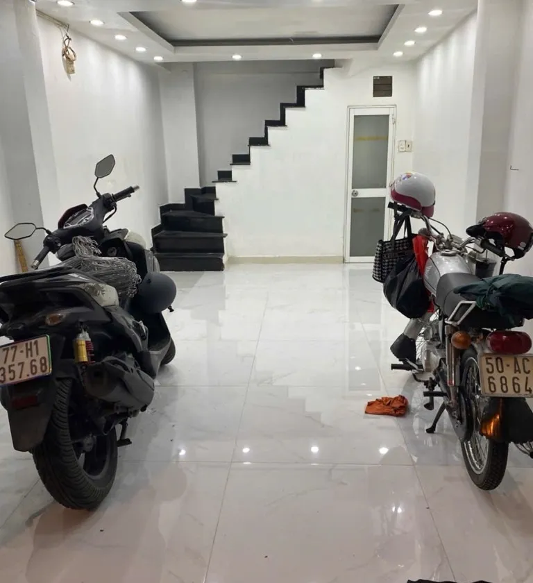 Nhà mặt phố đẹp 4 tầng, giá giảm sốc tại quận trung tâm... Bán nhà mặt phố tại Nhiêu Lộc, Hồ Chí Minh 01