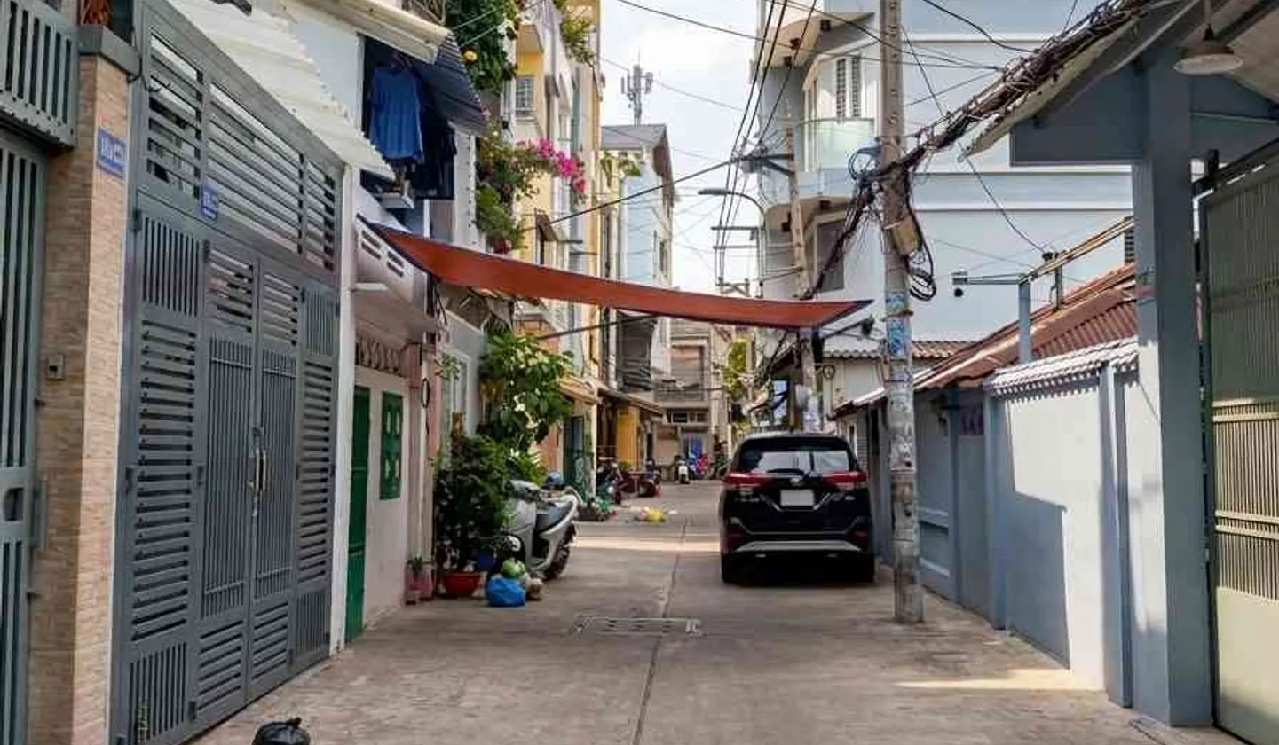 ​Đặc điểm: Hẻm xe hơi 6m thông sạch đẹp, cách mặt tiền vài căn nhà, nhà mới đẹp ở ngay
​Phù hợp... Bán nhà riêng tại Diên Hồng, Hồ Chí Minh 01