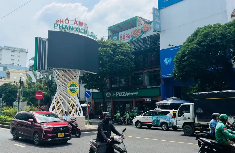 PHAN XÍCH LONG, HẺM XE TẢI, KINH DOANH SẦM UẤT, SHR, CHỈ HƠN 2 TỶ.... Bán nhà riêng tại Gia Định, Hồ Chí Minh 01