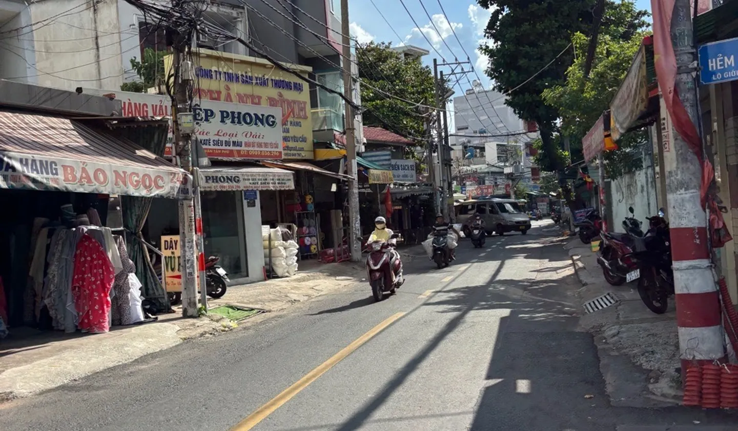 Nhà đẹp gần chợ Phú Thọ Hòa, 2PN, hẻm ô tô, giá tốt... Bán nhà riêng tại Phú Thọ Hòa, Hồ Chí Minh 01