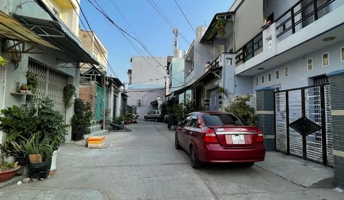 Nhà đẹp 3 tầng, hẻm xe hơi, tặng full nội thất... Bán nhà riêng tại An Lạc, Hồ Chí Minh 01