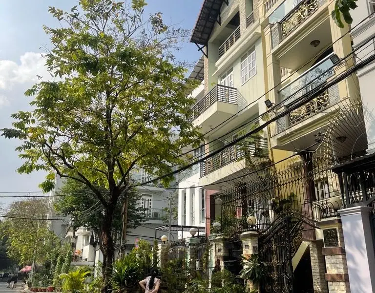 Biệt thự Trung Sơn 4 tầng sang trọng giảm giá sốc... Bán nhà mặt phố tại Bình Hưng, Hồ Chí Minh 01