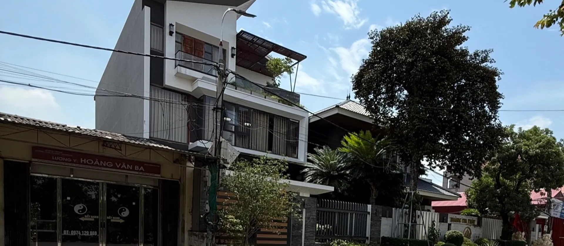 Hiếm có biệt thự triệu đô, nội thất gỗ xịn, vị trí đắc địa... Bán nhà mặt phố tại Văn Giang, Hưng Yên 01