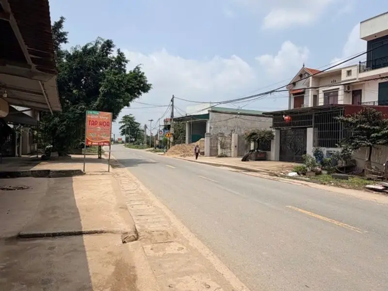Nếu bạn có trên 2 tỷ đừng quan tâm bài viết này! 100m Đông Tảo chỉ 1,x tỷ!... Bán đất tại Hoàn Long, Hưng Yên 01