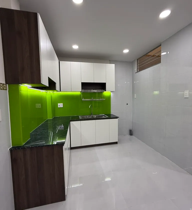 SIÊU PHẨM TÂN BÌNH - KẾ HXH - VỊ TRÍ ĐẮC ĐỊA - 2 TẦNG - 2PN -... Bán nhà riêng tại Tân Bình, Hồ Chí Minh 01