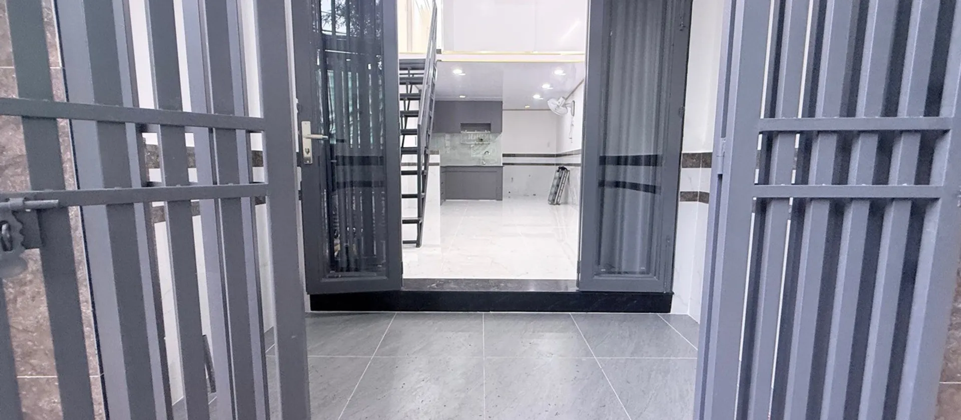 Bán nhà riêng 2 tầng 32m2 tại phường Trung Mỹ Tây, vị trí gần QL1A... Bán nhà riêng tại Trung Mỹ Tây, Hồ Chí Minh 01