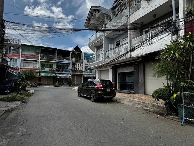 Nhà 2 tầng đẹp khu Bùi Minh Trực – Tiện nghi, giá hợp lý... Bán nhà mặt phố tại Chánh Hưng, Hồ Chí Minh 01