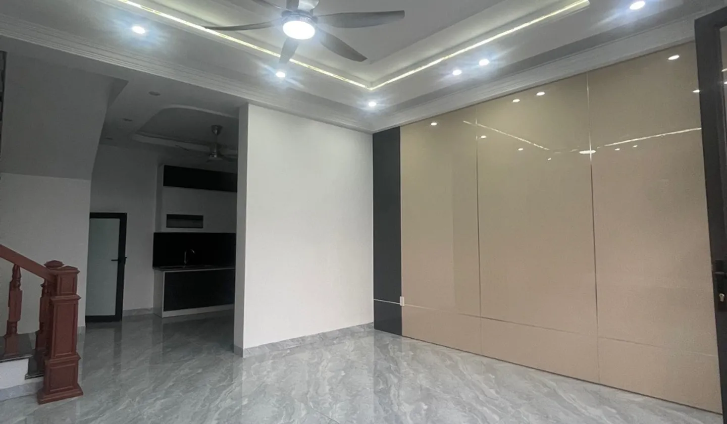 Bán nhà 3 tầng tại Vân Tra - An Đồng
Giá loanh quanh 2,5tỉ... Bán nhà riêng tại An Hải, Hải Phòng 01