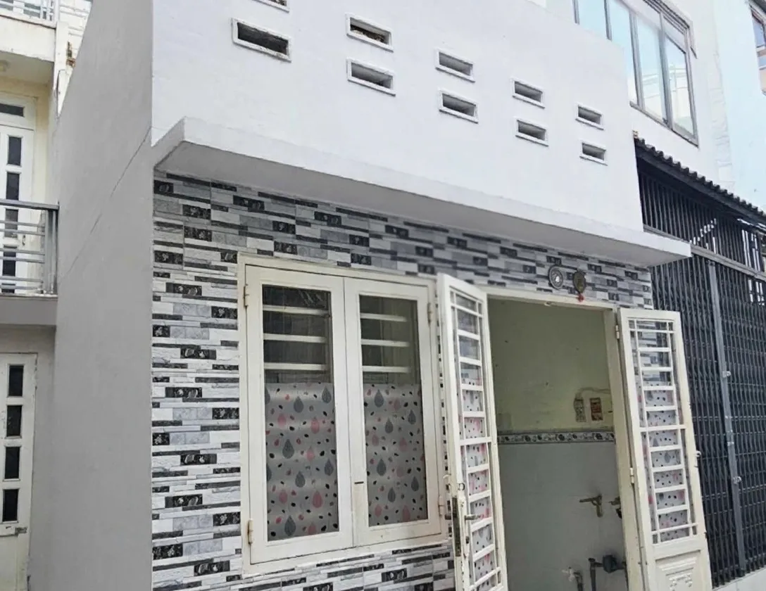 CĂN GÓC 2 TẦNG - HẺM Ô TÔ - CÁCH MẶT TIỀN NGUYỄN THẦN HIẾN 20M - 3.5 TỶ... Bán nhà riêng tại Xóm Chiếu, Hồ Chí Minh 01
