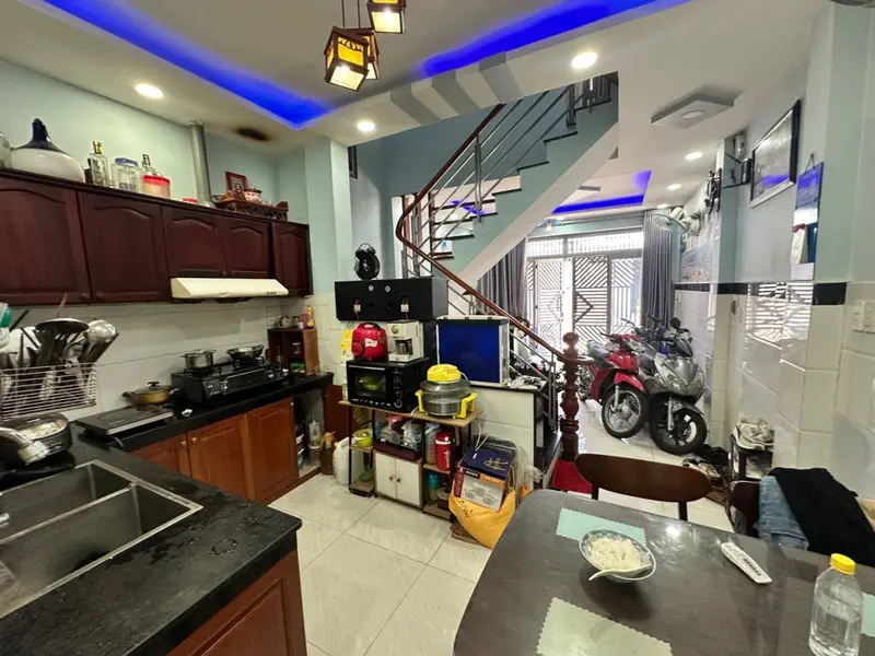 🔥 NHỈNH 3 ĐỒNG NHỎ – NHÀ 3 TẦNG HUỲNH THỊ HAI – HẺM XE HƠI 🔥... Bán nhà riêng tại Trung Mỹ Tây, Hồ Chí Minh 01