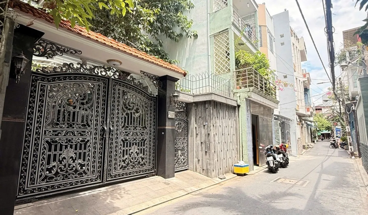Nhà lô góc hẻm rộng, sổ hồng chính chủ tại Trường Chinh... Bán nhà riêng tại Tân Bình, Hồ Chí Minh 01