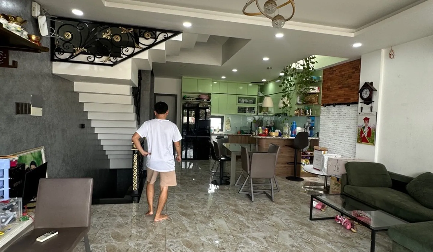 NHÀ QUẬN TÂN PHÚ - KÊNH TÂN HÓA - DT LỚN 164M2 - NHÀ ĐẸP MỚI - DỌN VÀO Ở NGAY... Bán nhà riêng tại Tân Phú, Hồ Chí Minh 01