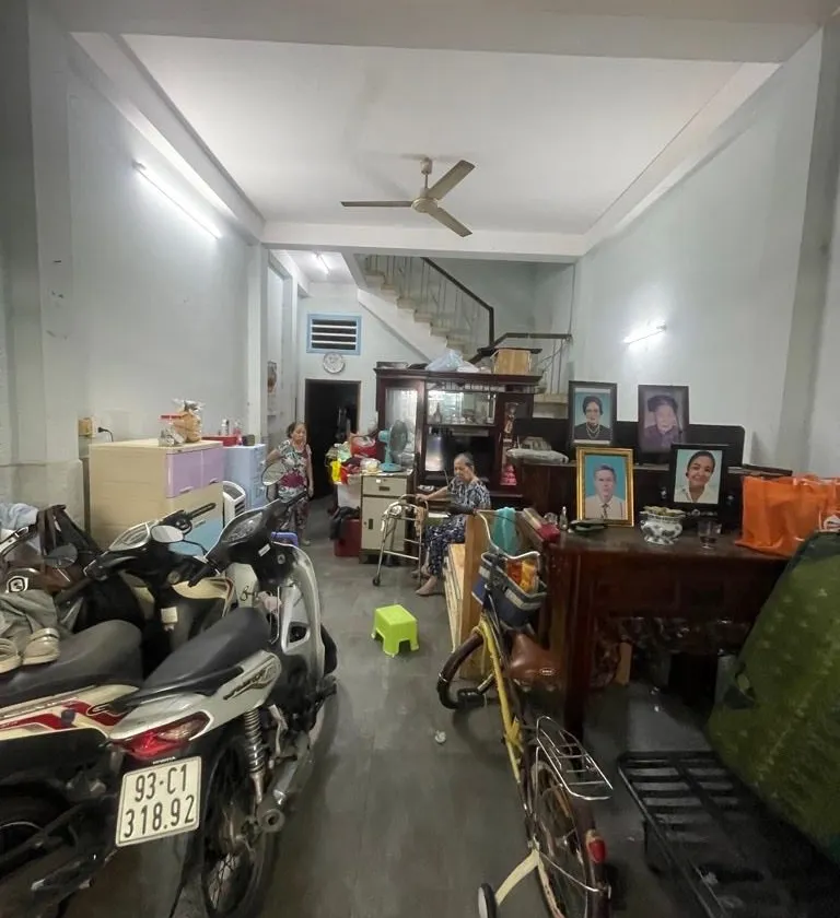 Cơ hội hiếm có mặt tiền kinh doanh tại trung tâm Tân Bình cần bán ngay... Bán owner_side tại Tân Bình, Hồ Chí Minh 01