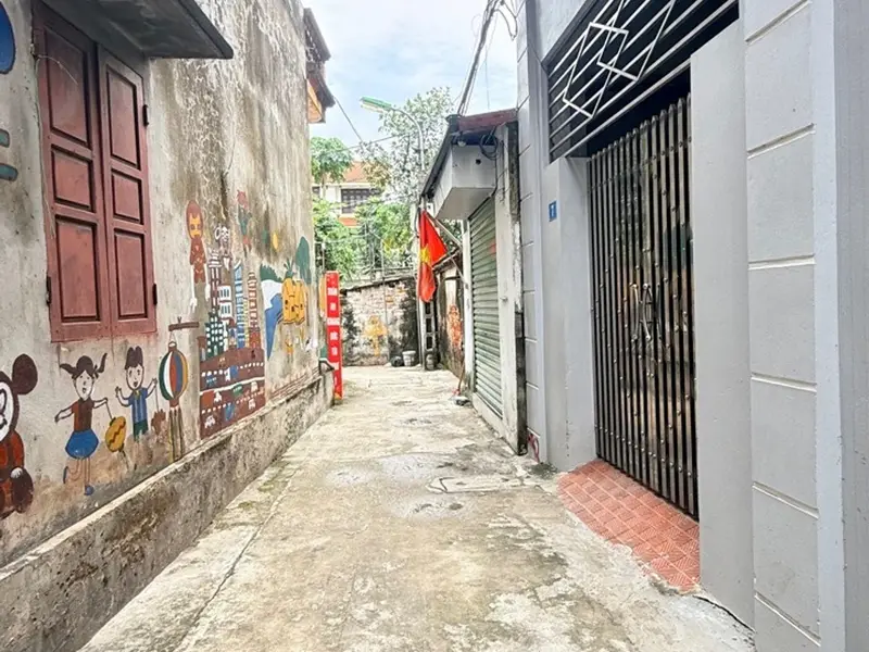 BÁN ĐẤT TẶNG NHÀ C4 SẴN Ở LUÔN - CHỈ QUANH 5 TỶ CÓ TL... Bán nhà riêng tại Việt Hưng, Hà Nội 01