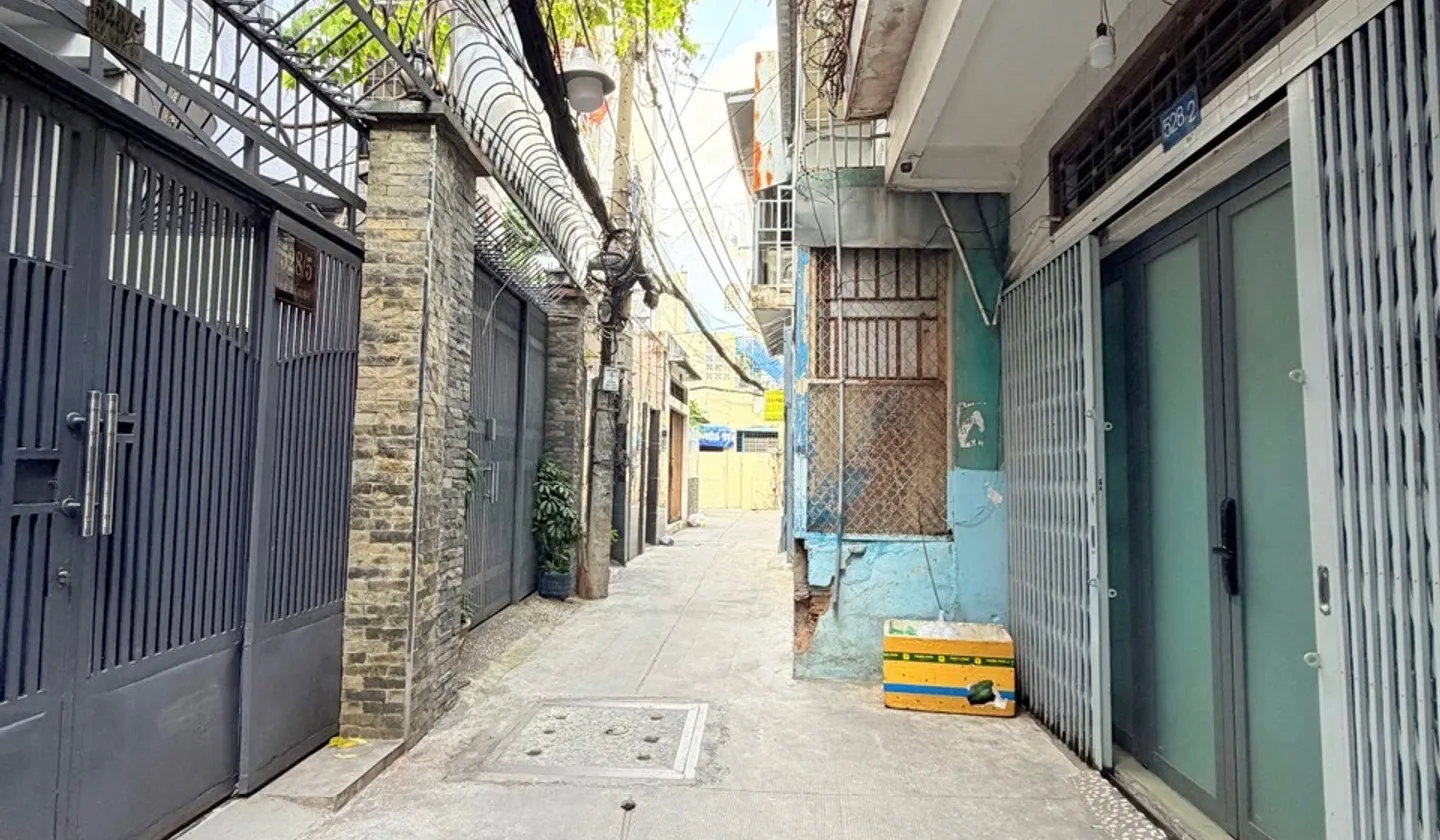 Nhà đẹp rộng rãi gần mặt tiền Lê Văn Sỹ cho gia đình lớn hoặc cho thuê CHDV... Bán nhà riêng tại Phú Nhuận, Hồ Chí Minh 01