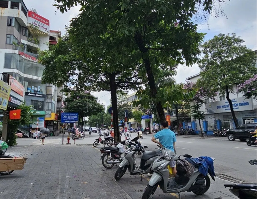 Nhà mặt phố vị trí vàng, vỉa hè rộng thoáng, giá hấp dẫn... Bán nhà mặt phố tại Hai Bà Trưng, Hà Nội 01