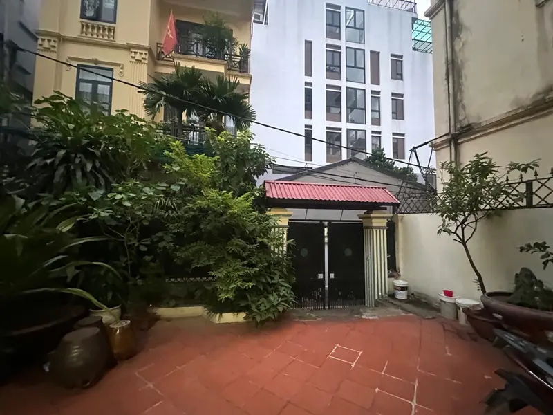 Bán nhà riêng 3 tầng gần Hồ Tây, diện tích 239m2, hướng Nam... Bán nhà riêng tại Tây Hồ, Hà Nội 01