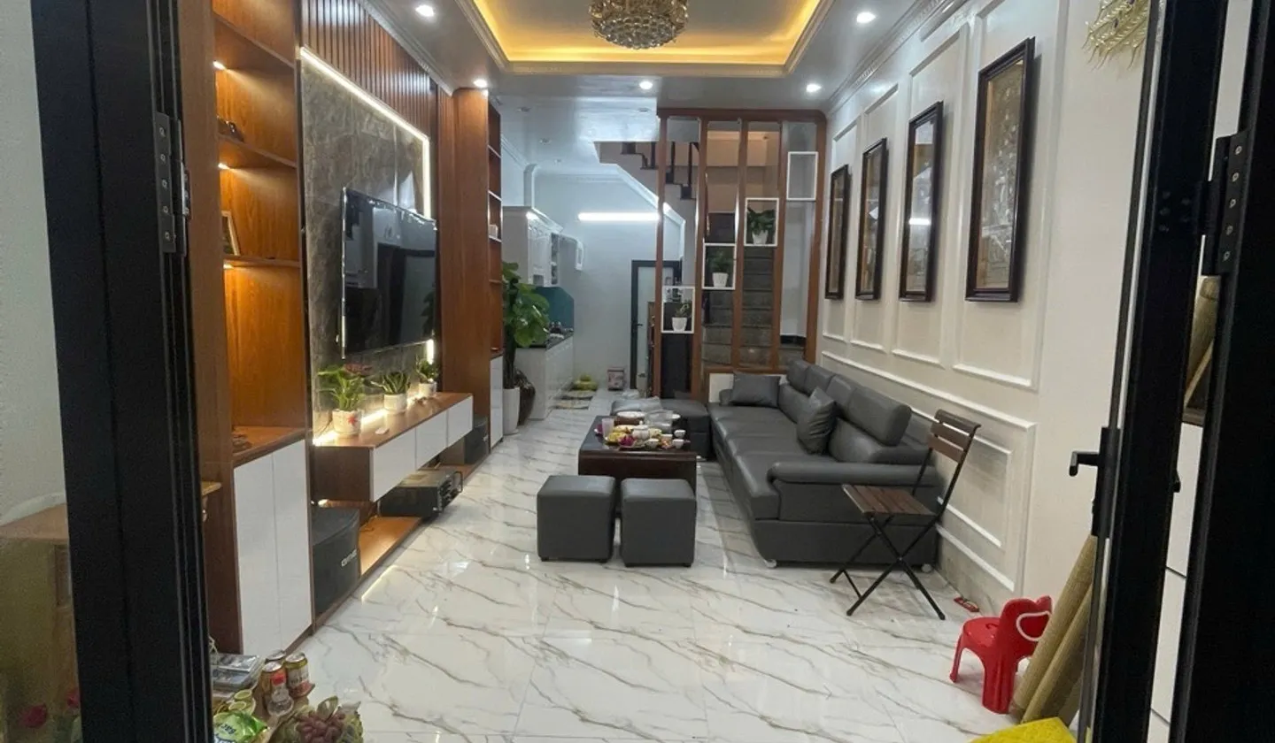 7.35 TY-Nhà 5 tầng đẹp, full nội thất tại Tân Mai, ngõ rộng gần bãi ô tô... Bán nhà riêng tại Hoàng Mai, Hà Nội 01