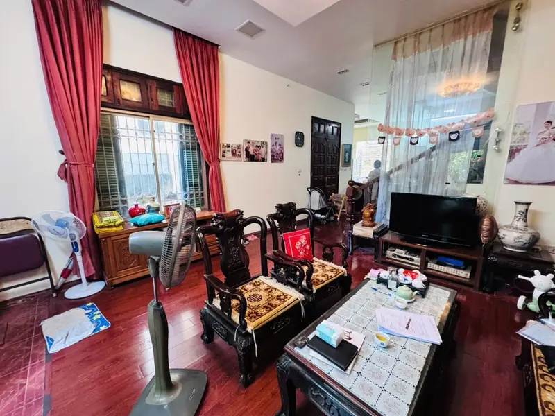 Bán nhà riêng tại Lạc Long Quân, gần Hồ Tây, 3 tầng, mặt tiền 7.3m, ô tô đỗ cửa... Bán nhà riêng tại Tây Hồ, Hà Nội 01