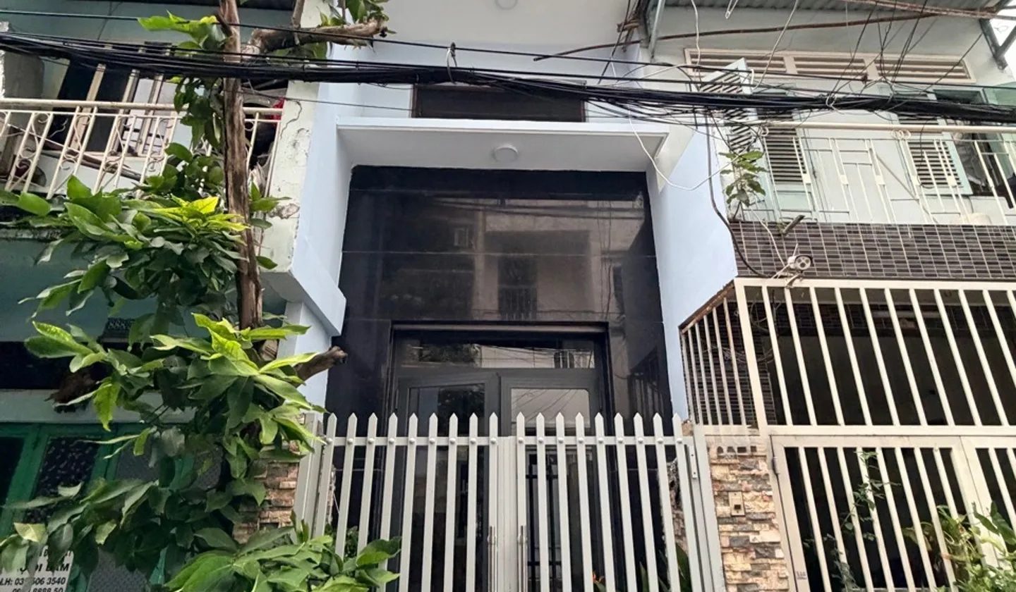 Siêu phẩm nhà 4 tầng Lạc Long Quân, khu vực hẻm xe hơi cực hiếm giá chỉ hơn 5 tỷ... Bán nhà riêng tại Tân Hòa, Hồ Chí Minh 01
