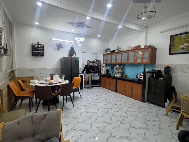 Nhà 2 tầng đẹp, gần siêu thị Emart, giá hợp lý... Bán nhà riêng tại An Hội Tây, Hồ Chí Minh 01